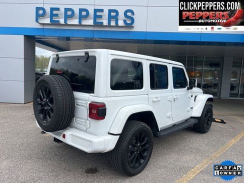 Used 2022 Jeep Wrangler Unlimited Sahara AWD/4WD image 5