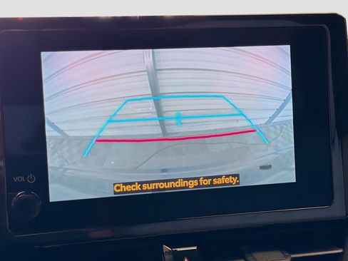 Used 2024 Toyota Corolla Cross L image 16