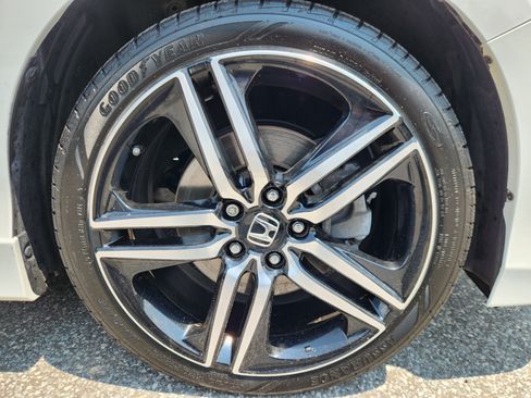 Used 2017 Honda Accord Touring image 21