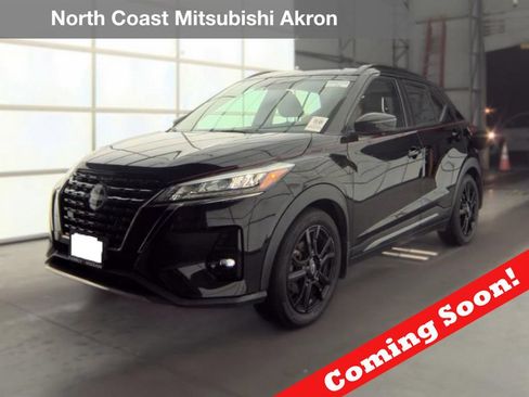 Used 2024 Nissan Kicks SR w/ SR Premium Package FWD image 1