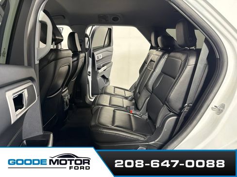 Used 2020 Ford Explorer XLT w/ Equipment Group 202A AWD/4WD image 19