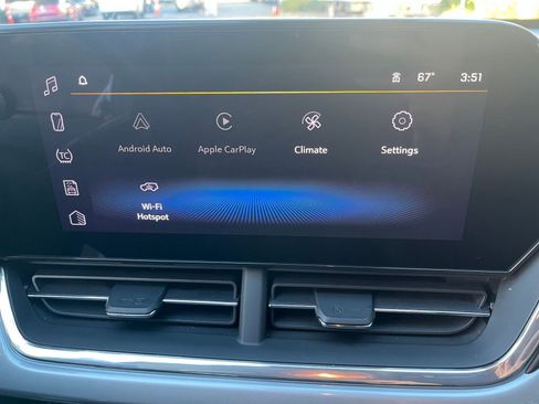 Used 2025 Chevrolet Trax LT w/ LT Convenience Package image 21