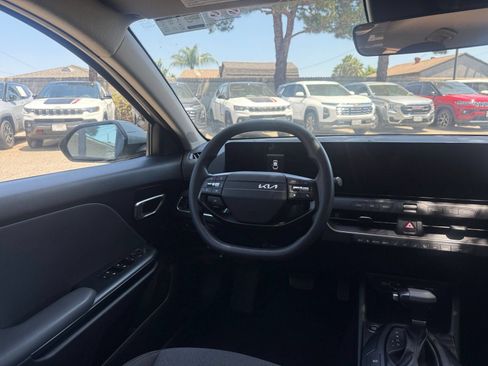 Used 2025 Kia K4 FWD image 32