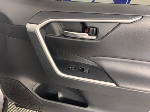 Used 2021 Toyota RAV4 XLE w/ Convenience Package image 41