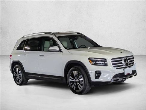 Certified 2025 Mercedes-Benz GLB 250 image 6