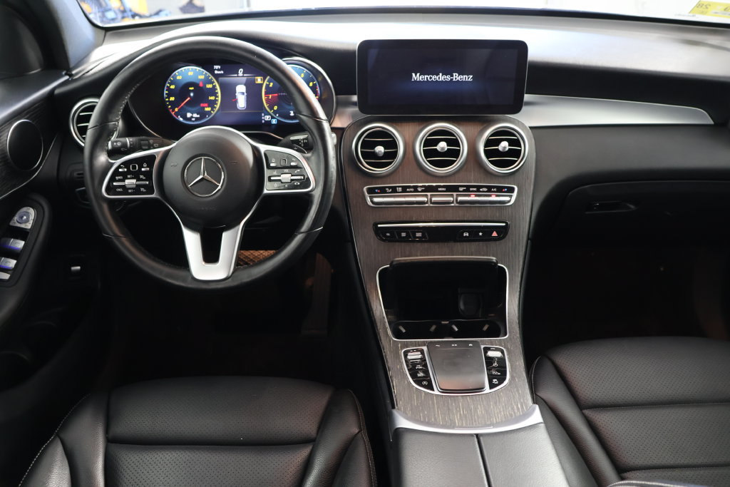 Used 2022 Mercedes-Benz GLC 300 4MATIC w/ Premium Package Lite image 2