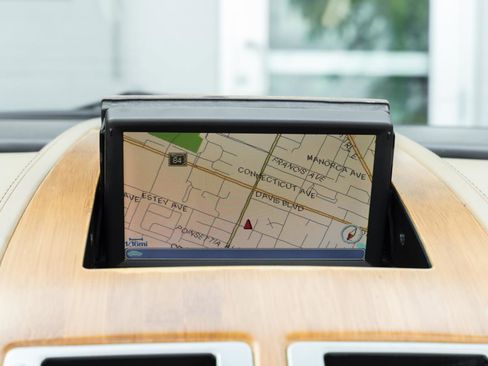 Used 2006 Aston Martin DB9 Volante image 16