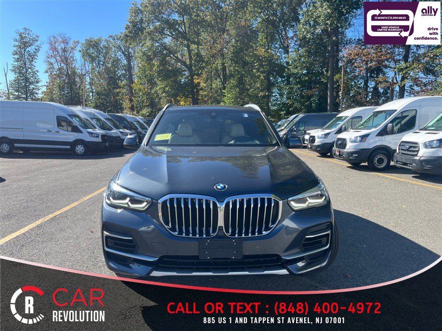 Used 2022 BMW X5 xDrive40i w/ Parking Assistance Package AWD/4WD image 3