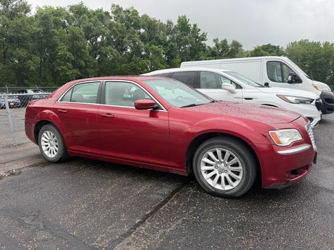 Used 2012 Chrysler 300 RWD image 5