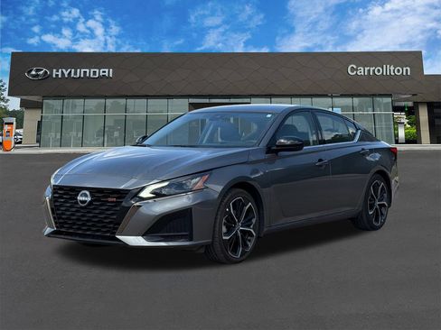 Used 2025 Nissan Altima 2.5 SR FWD image 1