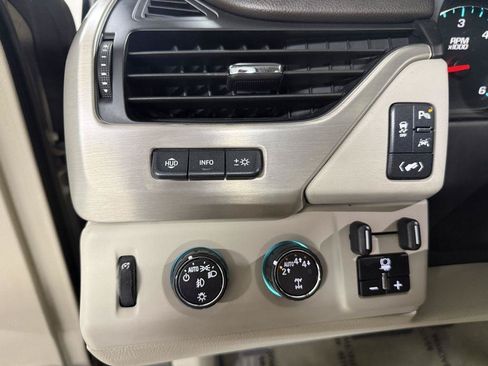 Used 2019 GMC Yukon XL Denali w/ Open Road Package AWD/4WD image 18