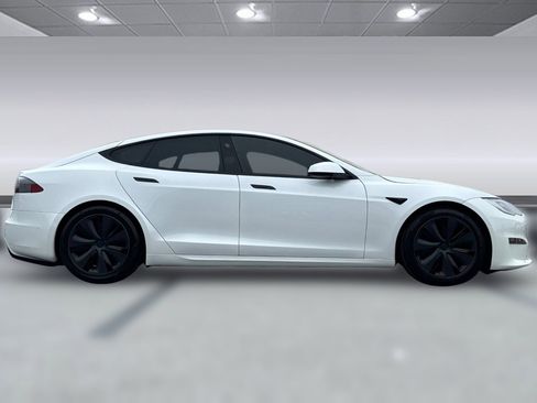 Used 2022 Tesla Model S AWD image 6
