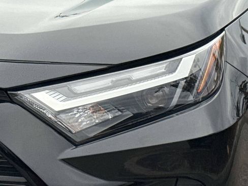 Used 2024 Toyota RAV4 XLE w/ Convenience Package FWD image 10