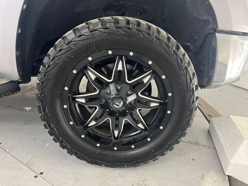 Used 2016 Toyota Tundra SR5 image 17