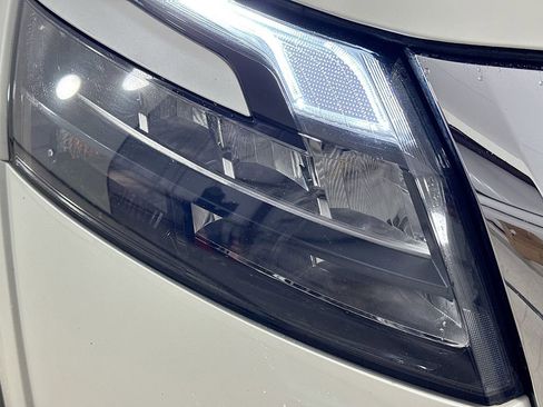 Used 2024 Nissan Pathfinder SV FWD image 38