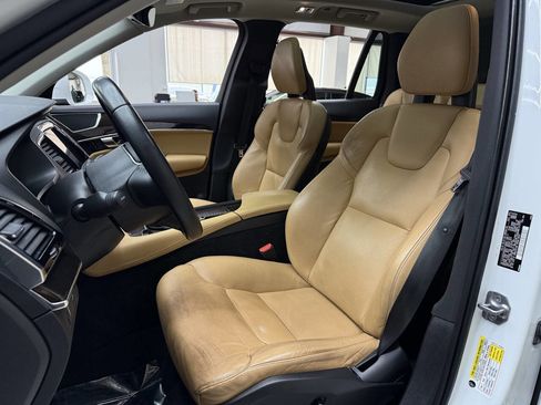 Used 2016 Volvo XC90 T6 Momentum w/ Momentum Plus Package image 11