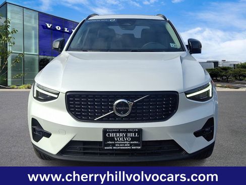 Certified 2025 Volvo XC40 B5 Plus w/ Protection Package Premier image 2