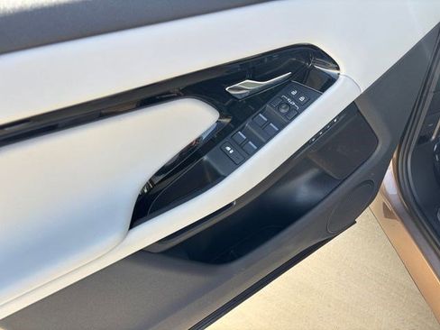 New 2025 Land Rover Range Rover Evoque Dynamic SE image 12