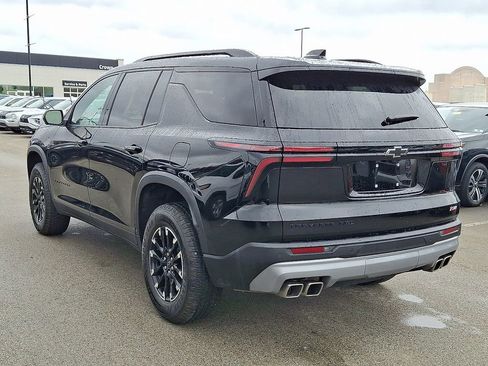 Used 2024 Chevrolet Traverse Z71 image 4