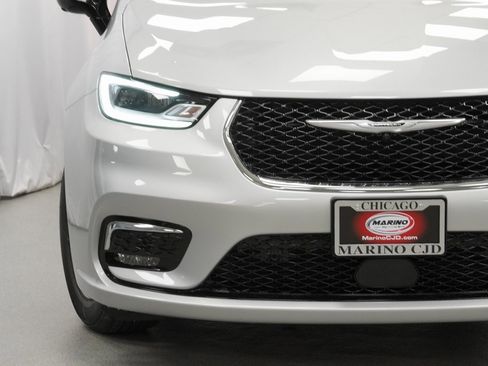 New 2026 Chrysler Pacifica Select image 6