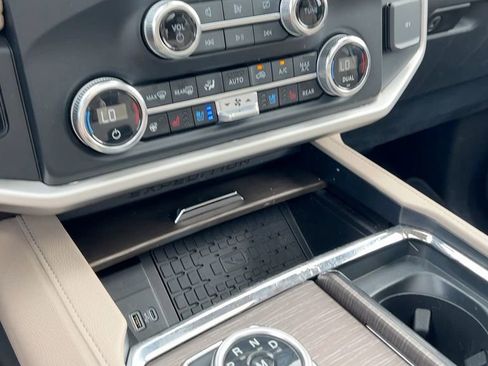 Used 2023 Ford Expedition Limited image 30