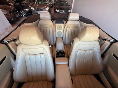 Used 2010 Maserati GranTurismo Convertible image 32