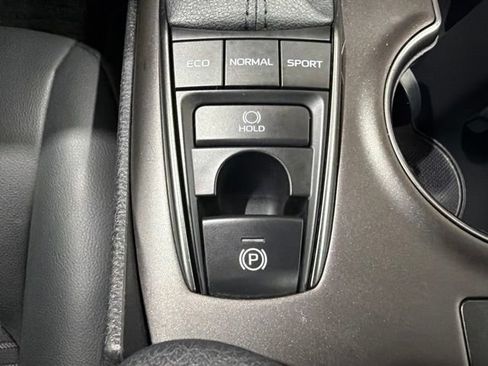 Used 2022 Toyota Camry SE w/ Cold Weather Package AWD/4WD image 40