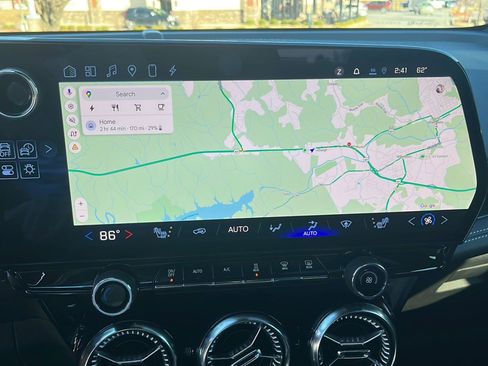 Used 2024 Chevrolet Blazer EV LT image 20