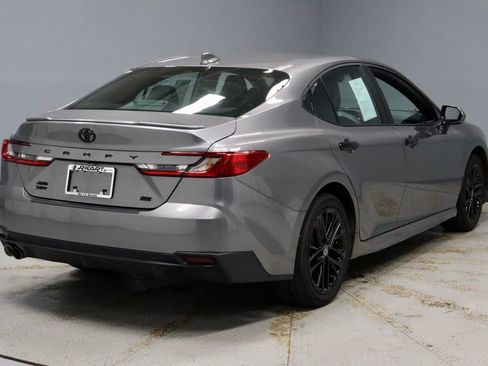 Used 2025 Toyota Camry SE AWD/4WD image 10