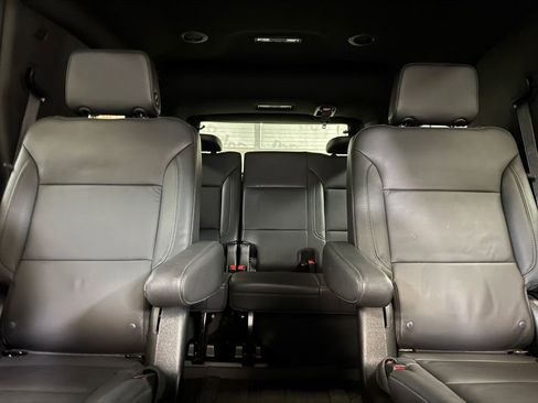 Used 2024 Chevrolet Tahoe Z71 w/ Luxury Package AWD/4WD image 13