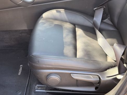 Used 2025 MAZDA MAZDA3 s FWD image 19