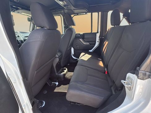 Used 2018 Jeep Wrangler Unlimited Sport AWD/4WD image 23
