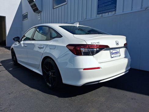 Used 2025 Honda Civic Sport image 3