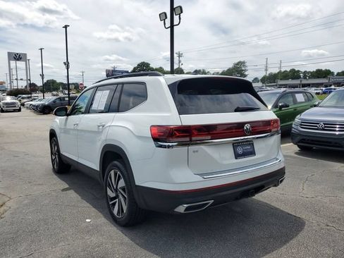 Certified 2024 Volkswagen Atlas SE w/ Panoramic Sunroof Package FWD image 6