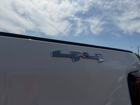 Used 2020 GMC Sierra 1500 Elevation w/ Elevation Value Package AWD/4WD image 13