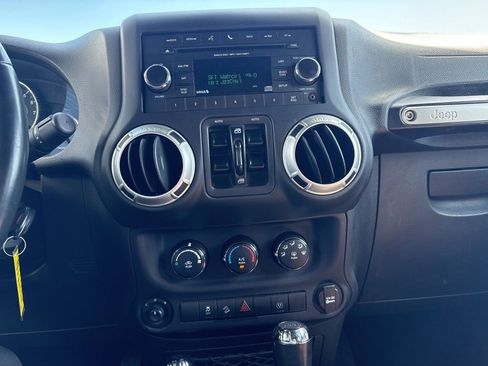 Used 2016 Jeep Wrangler Unlimited Sahara w/ Max Tow Package image 12