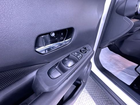 Used 2021 Nissan Kicks SV FWD image 12