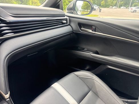 Used 2025 Toyota Camry SE FWD image 17