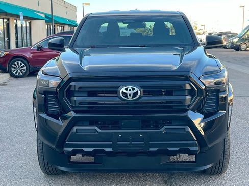 Used 2024 Toyota Tacoma SR image 8