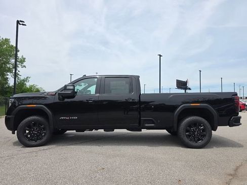 New 2026 GMC Sierra 3500 AT4 w/ AT4 Premium Plus Package AWD/4WD image 13