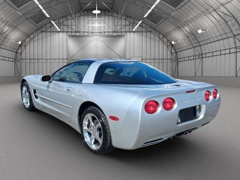 Used 2001 Chevrolet Corvette Coupe w/ Preferred Equipment Group2 RWD image 4