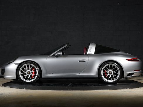 Used 2018 Porsche 911 Targa 4 GTS AWD/4WD image 17
