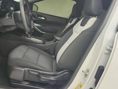 Certified 2024 Chevrolet Trax RS FWD image 14