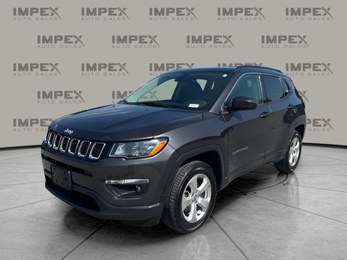 Used 2018 Jeep Compass Latitude w/ Cold Weather Group AWD/4WD image 1