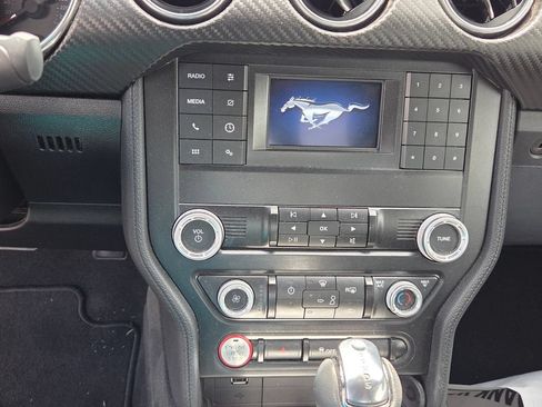 Used 2021 Ford Mustang Coupe RWD image 9
