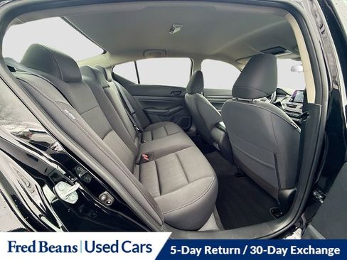Used 2025 Nissan Altima 2.5 SV FWD image 27