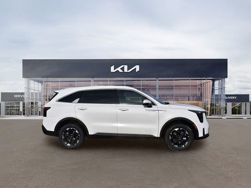 New 2026 Kia Sorento S AWD/4WD image 2