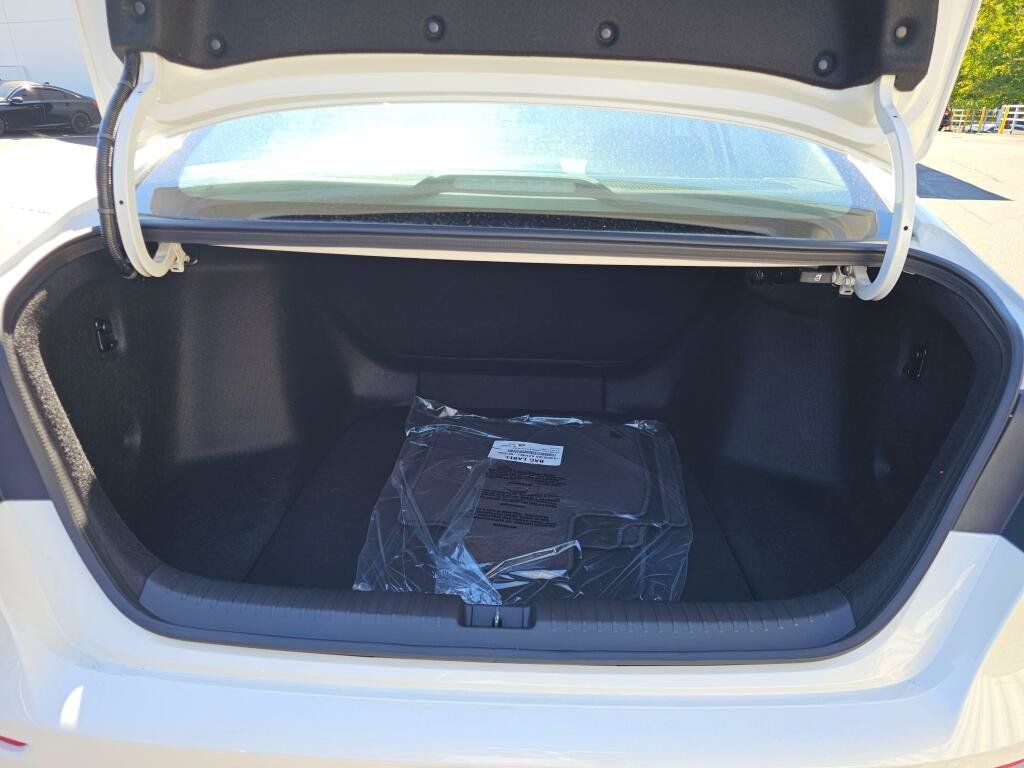 New 2026 Honda Accord LX image 18