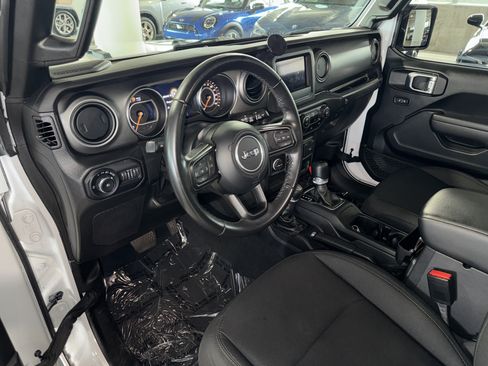 Used 2022 Jeep Wrangler Unlimited Sport AWD/4WD image 19