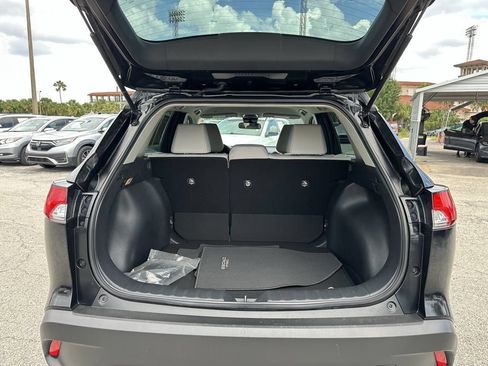 Used 2022 Toyota Corolla Cross L FWD image 12